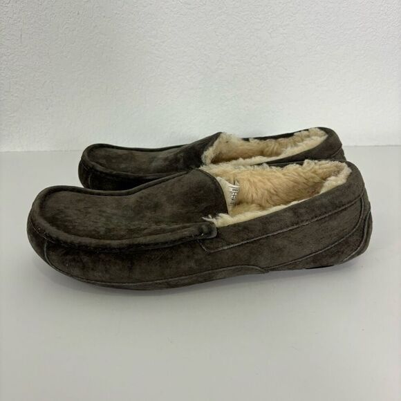 UGG Grey Suede Fur Lined Men's Slippers - Picture 3 of 8